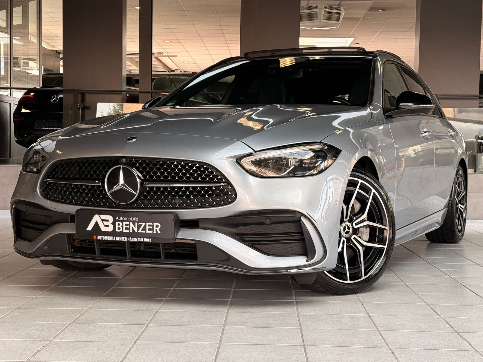 Fahrzeugabbildung Mercedes-Benz C 300TD/AMG/PANO/AMBIENTE/KAMERA/LED/MASSAGE