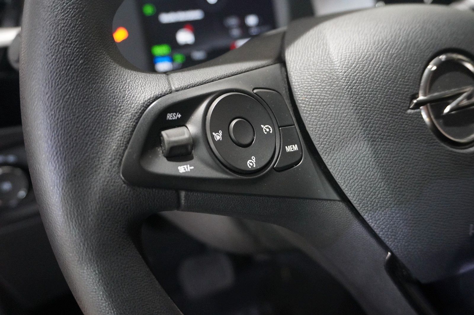 Fahrzeugabbildung Opel Corsa-e  EDITION 50kwh/7,4KW/KLIMA/ALLWETTER