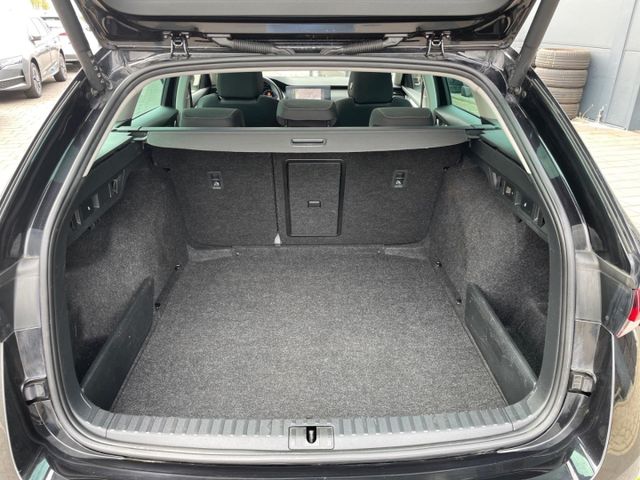 Octavia Combi Ambition 2.0 TDI DSG AHK,Navi,PDC,