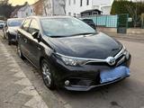 Toyota Auris hybrid mit 32.700 km original... - Toyota Auris in Krefeld