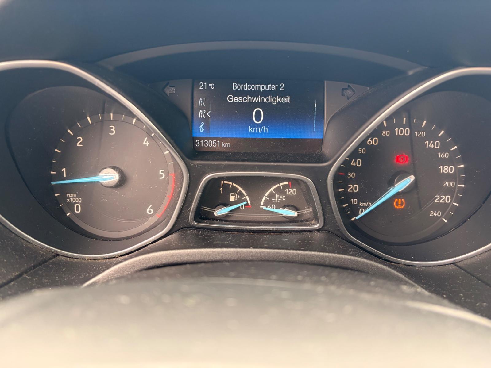 Ford Focus 2015 — photo 14