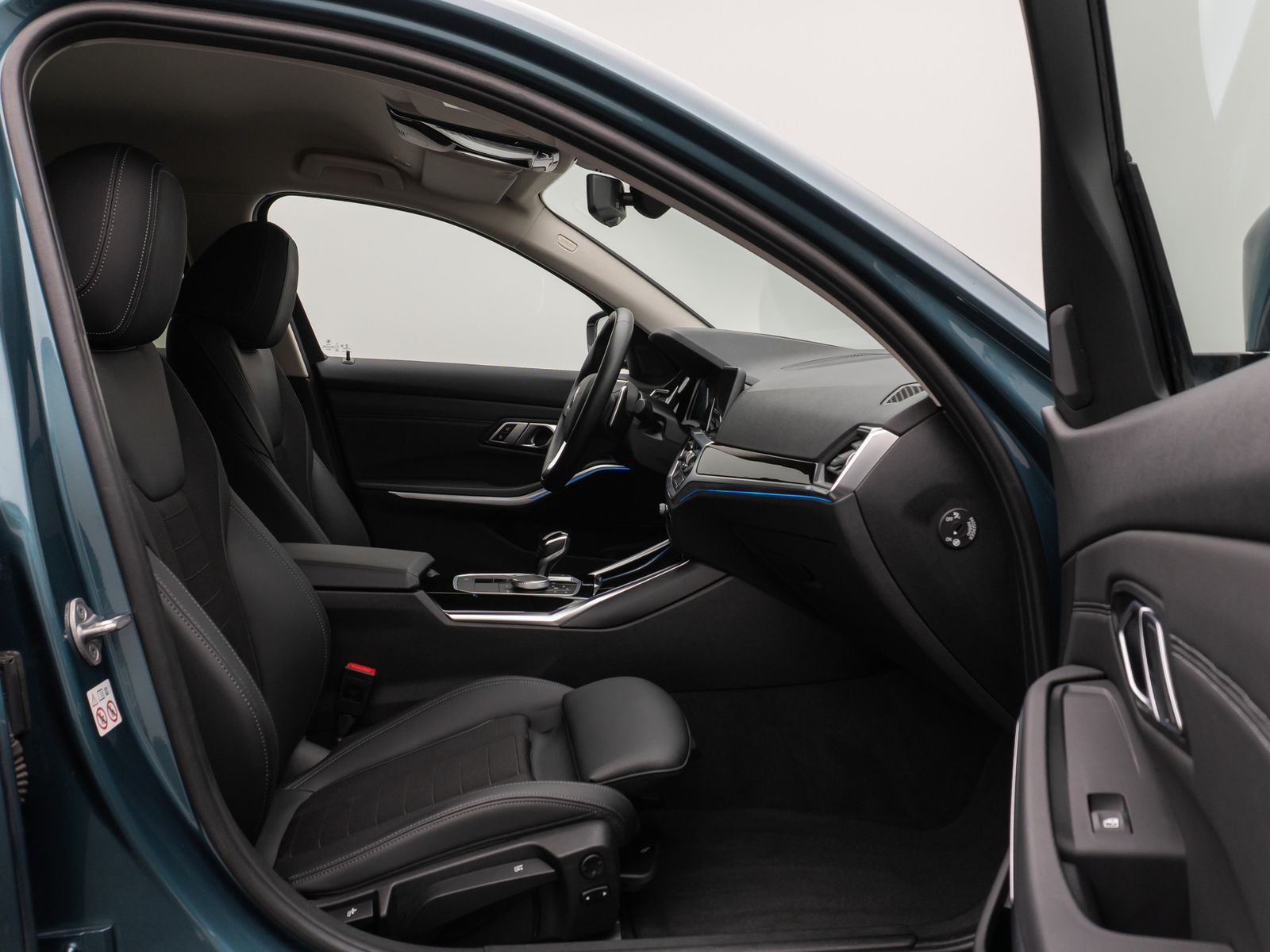Fahrzeugabbildung BMW 330e  Sport Line Kamera DAB HiFi Komfort Alarm