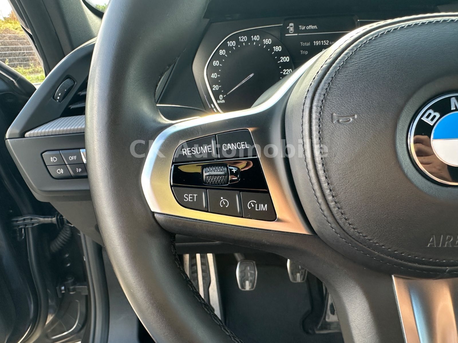 Fahrzeugabbildung BMW 118d M-Sport Shadow-Line/Navi/LED/PDC