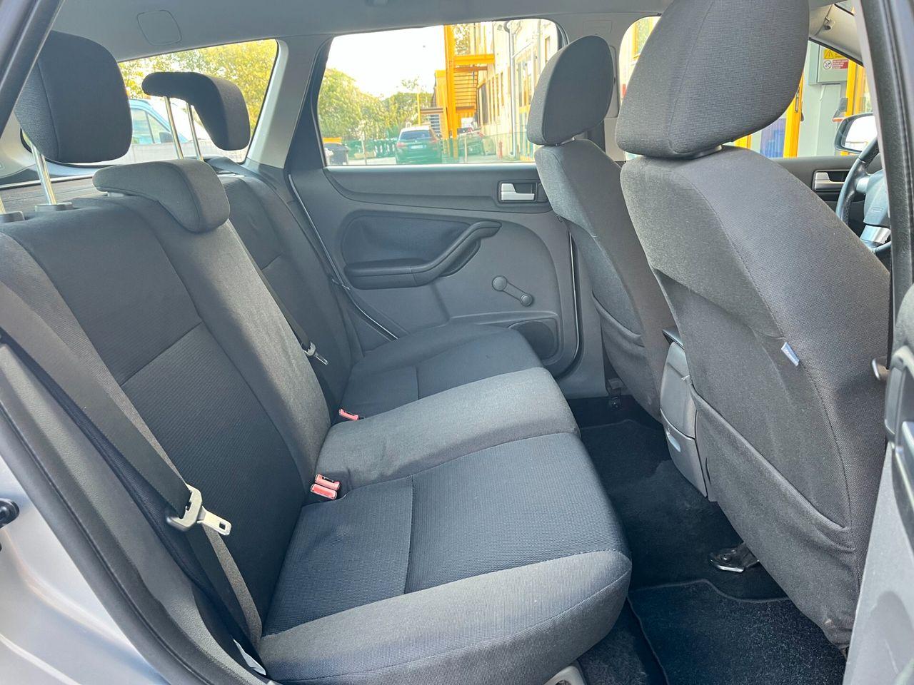 Ford Focus 2007 — photo 14