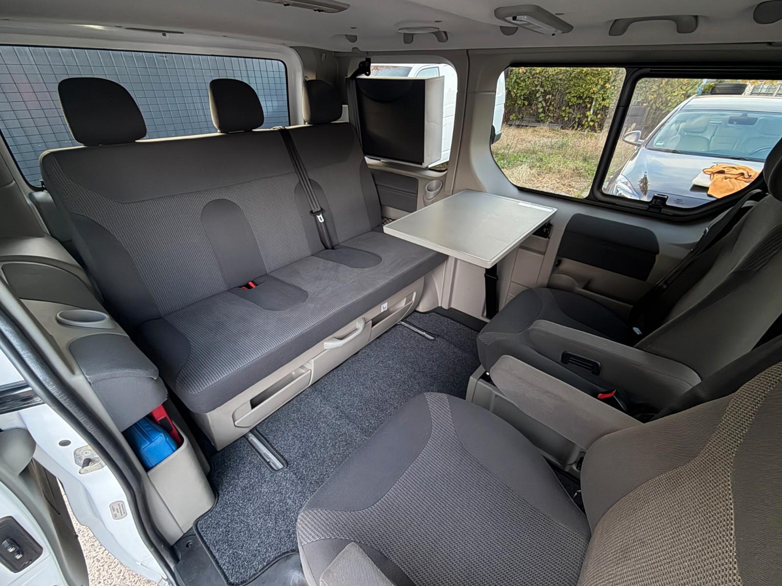 Opel Vivaro Life Cosmo Westfalia 2.5 CDTI 145 ch BVM / 7 places / Couchage + Table / Store / Chauffage auxiliaire