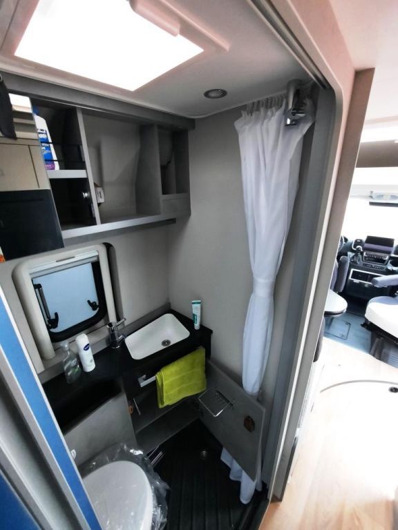 Fahrzeug Übersicht 6 Fahrzeugabbildung Crosscamp Camper Vans CV 600 Opel Verfüg./Sparen Sie 14.74