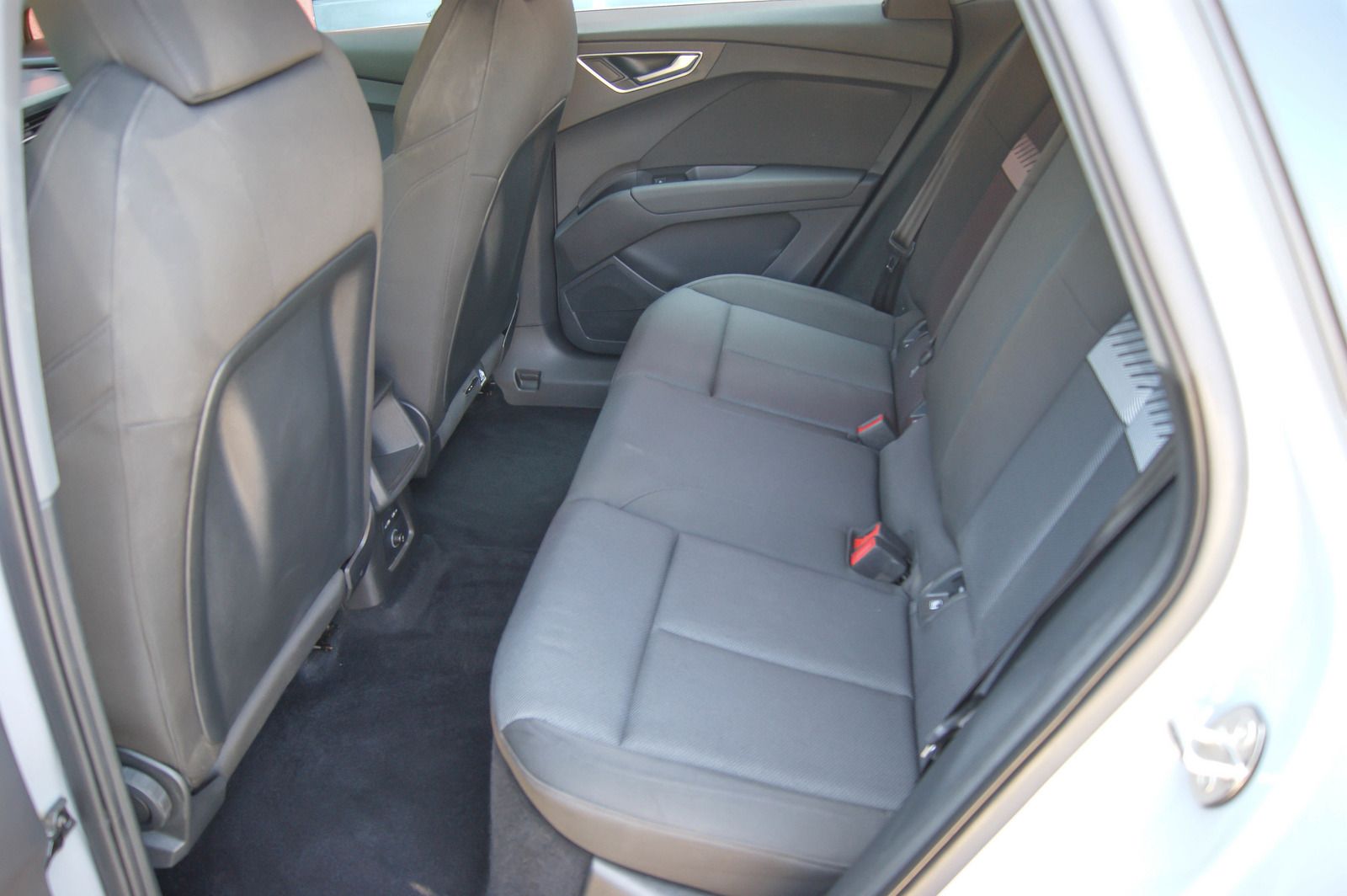 Fahrzeugabbildung Audi Q4 50 e-tron quattro Sportback HEAD-UP KAMERA 19