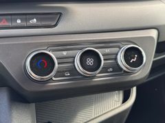 Fahrzeugabbildung Master IV Kasten L2H2 BLUE dCi 150 AHK+270+Toter