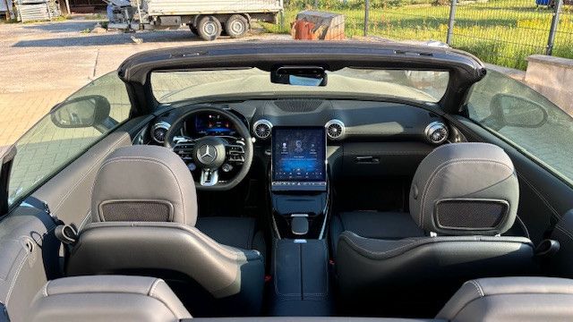 Fahrzeugabbildung Mercedes-Benz SL 63 AMG Roadster 4 Matic +