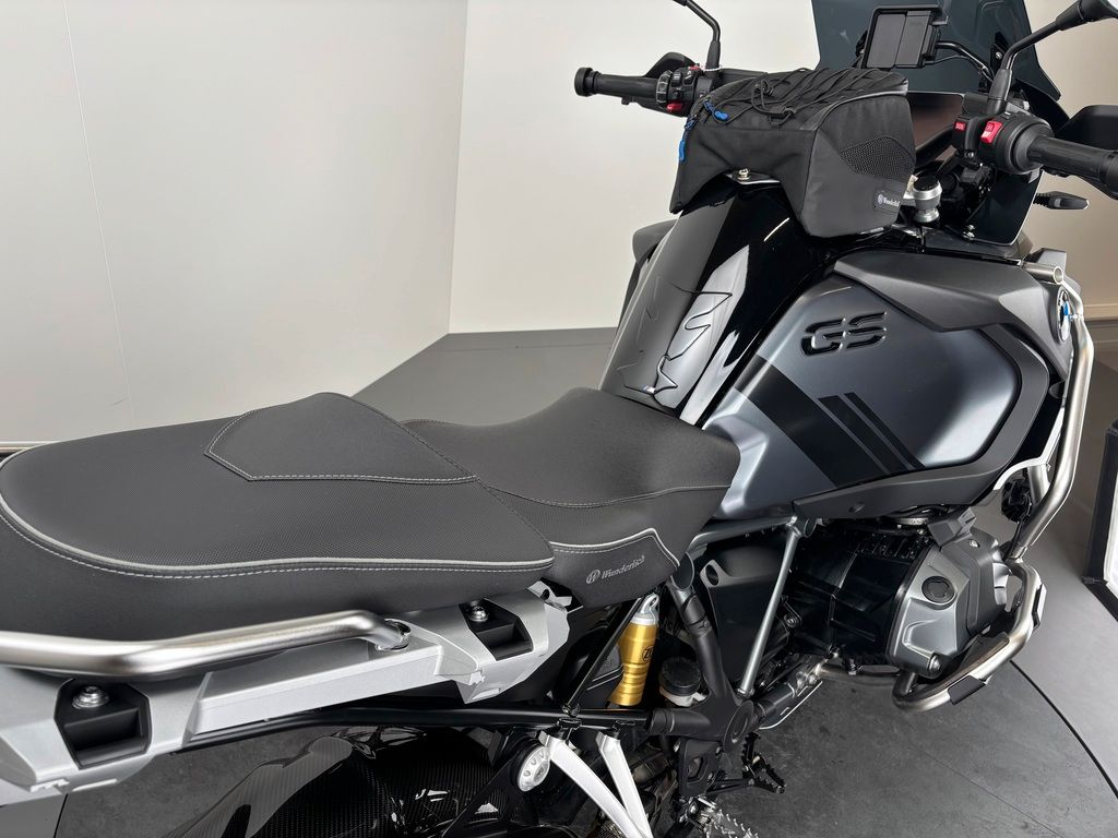 Fahrzeugabbildung BMW R 1250 GS ADVENTURE *SERVICE NEU *3 PAKETE