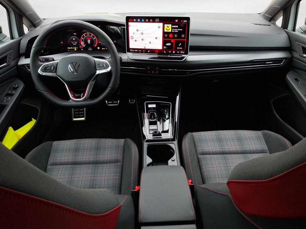 Volkswagen Golf 11