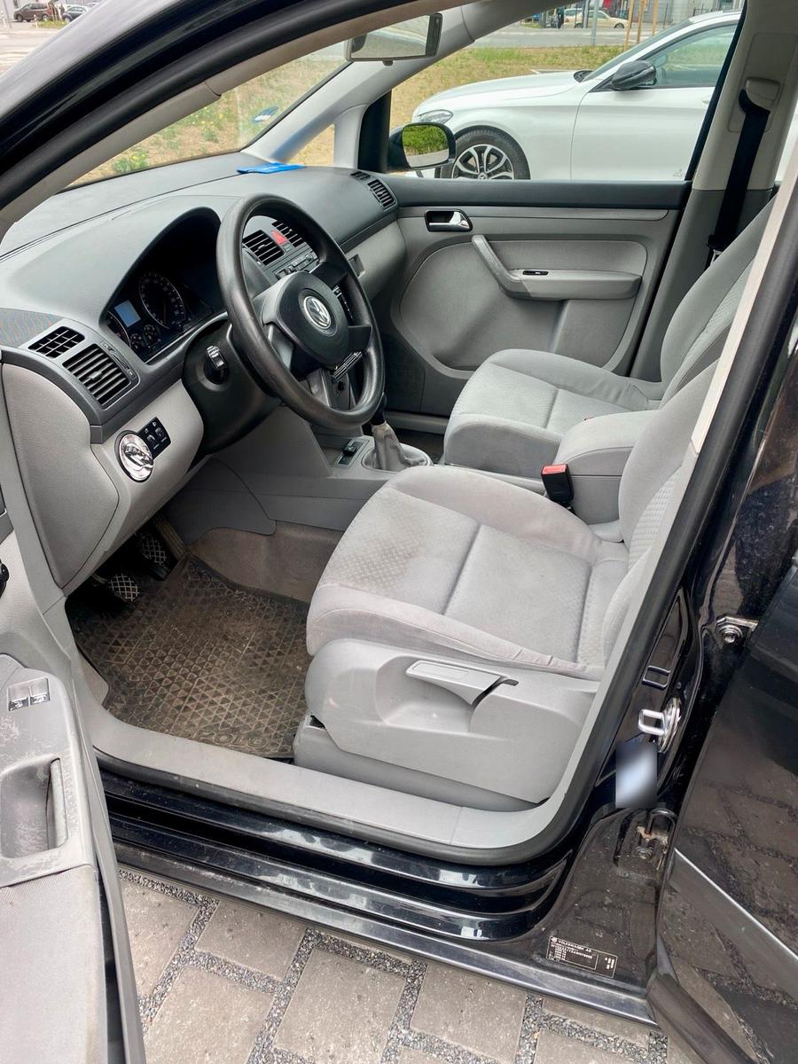 Volkswagen Touran 2004 — photo 11
