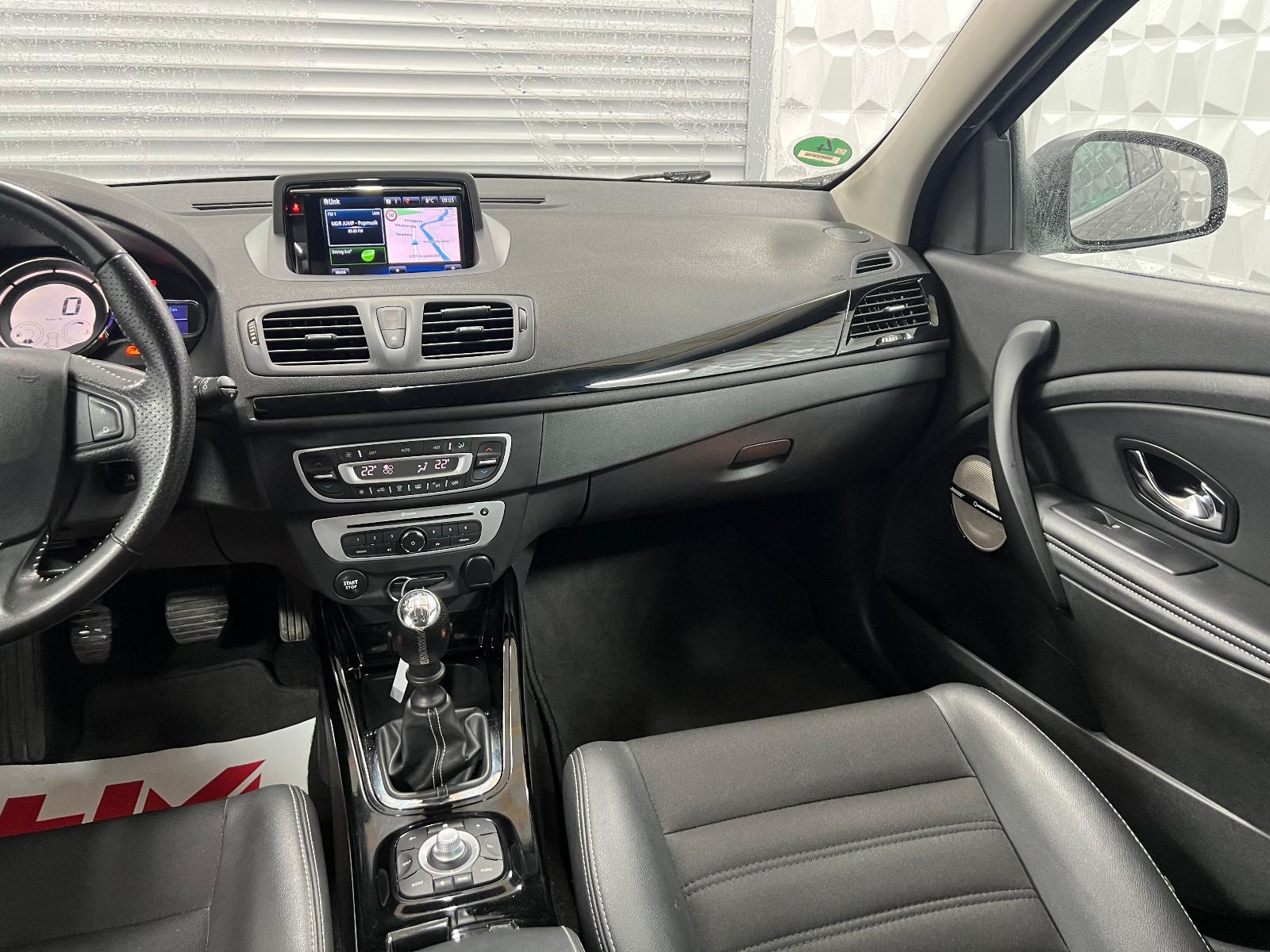 Renault Megane 2015 — photo 25
