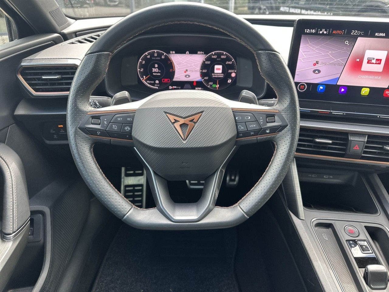 Fahrzeugabbildung CUPRA Leon VZ Sportstourer 2.0 TSI 245 PS DSG - mit KI generiert/bearbeitet