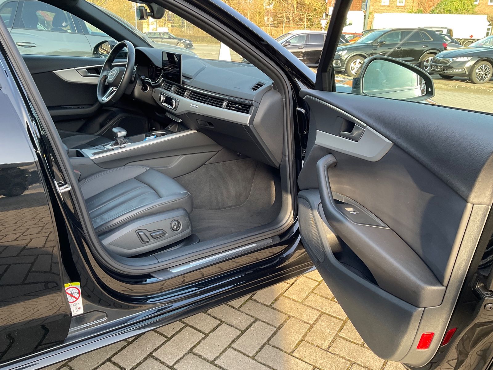 Fahrzeugabbildung Audi A4 Avant 40 TDI S tr. quattro,Kamera,Leder,ACC