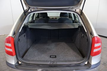 Skoda Octavia 1.6 FSI Ambiente KLIMA+PDC+ALU