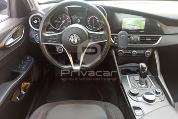 Alfa-Romeo Giulia - 11