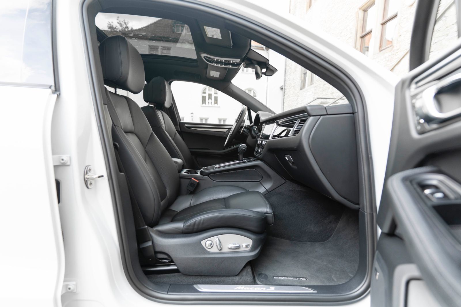 Fahrzeugabbildung Porsche Macan S BOSE PASM 360° PANO LED CARPLAY ACC