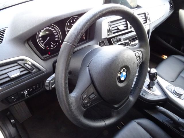 Fahrzeugabbildung BMW 120 i Advantage Autom. Navi, Leder, Sitzheizung