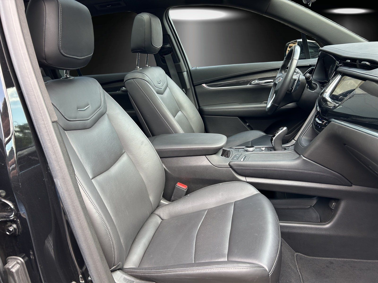 Fahrzeugabbildung Cadillac XT6 Sport 3.6 AWD 7-SITZER/SHZ/LED/NAVI/AHK/PANO