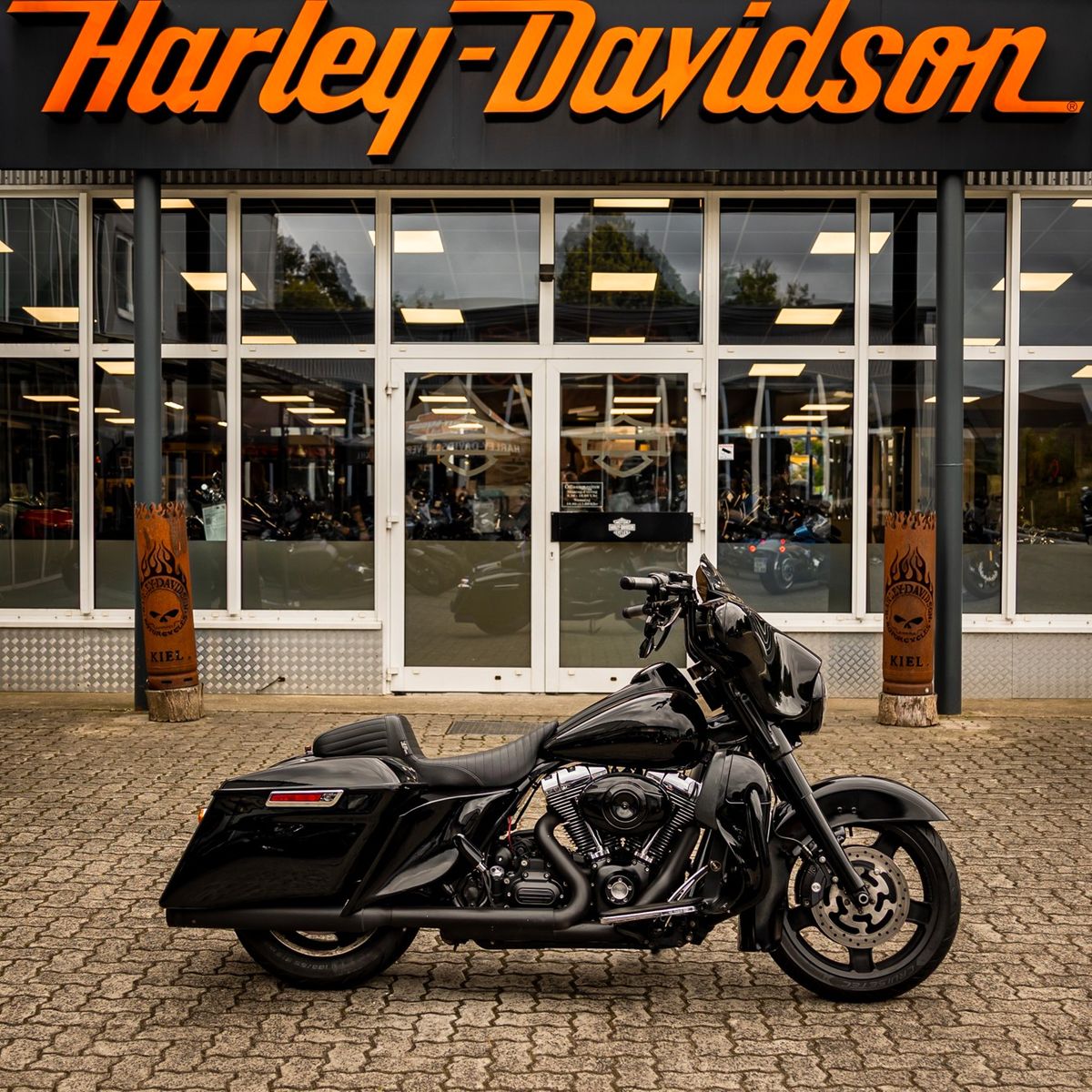 Fahrzeugabbildung Harley-Davidson FLHX Street Glide 103 cui - Kesstech -