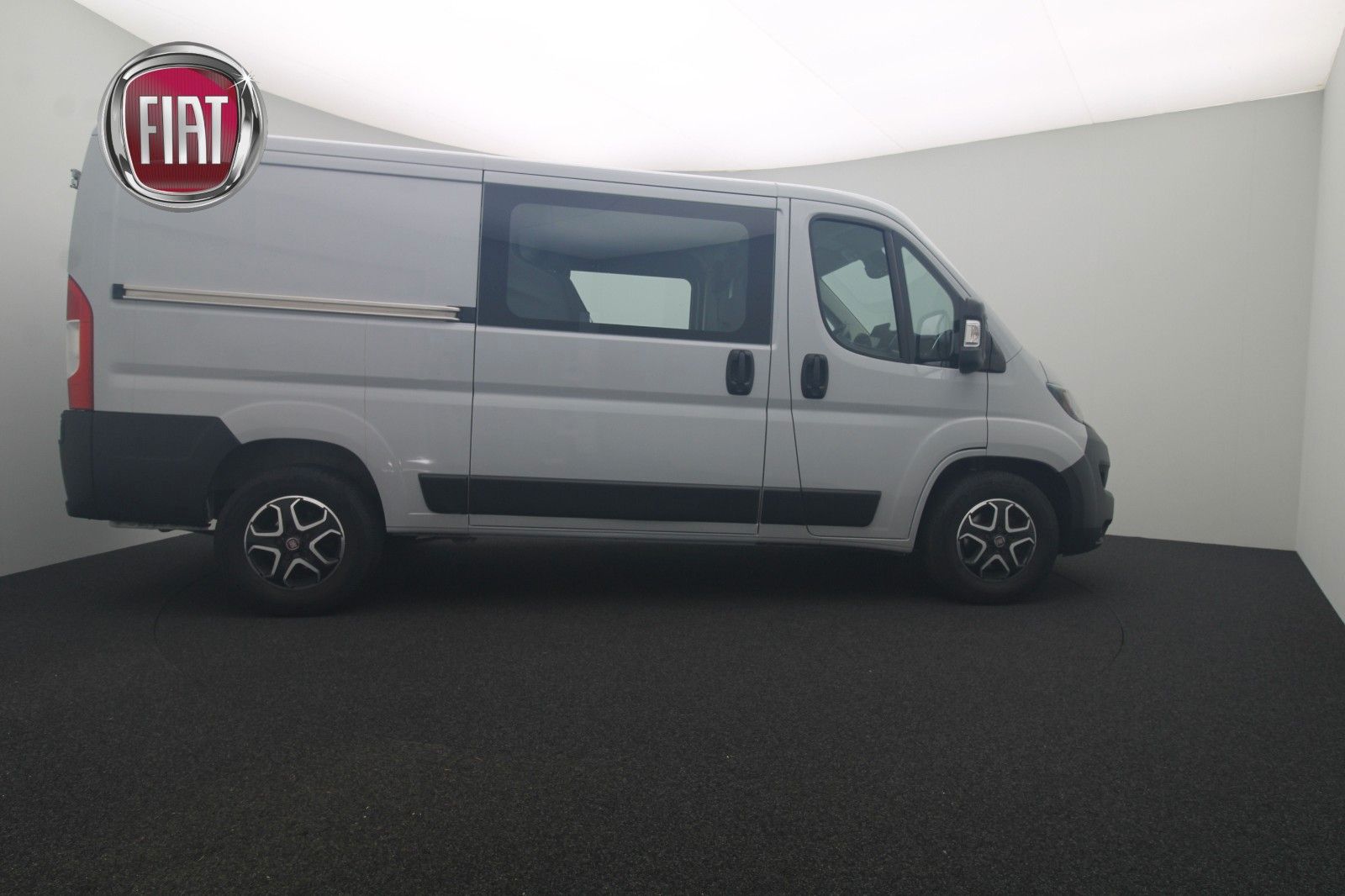Fahrzeugabbildung Fiat Ducato Serie 8 Multicab 35 L2H1 AT NAVI KAMERA