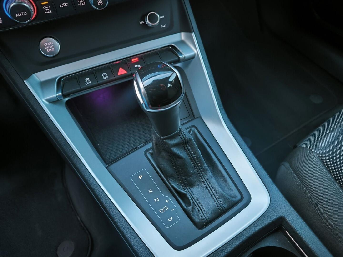 Audi Q3 35 TFSI S line S-TRONIC LED CONNECT ACC KAMER