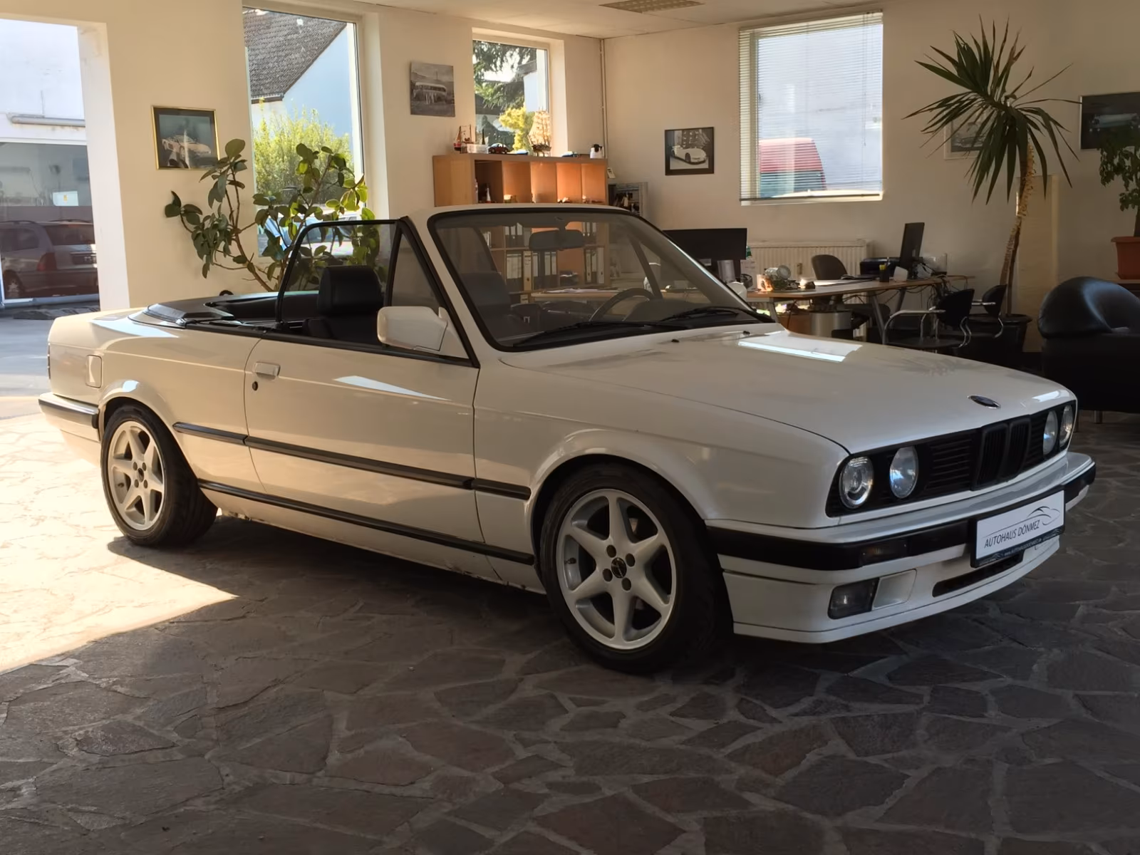BMW 320i Cabrio E30 * TOP ZUSTAND *