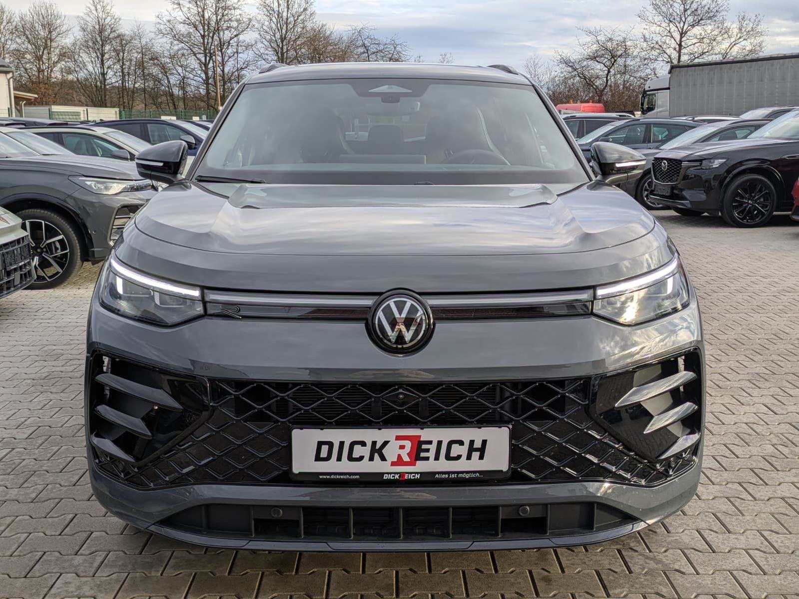 Fahrzeugabbildung Volkswagen Tayron 2.0 TDI 4M R-Line BLACK*7Si*MATRIX*PANO