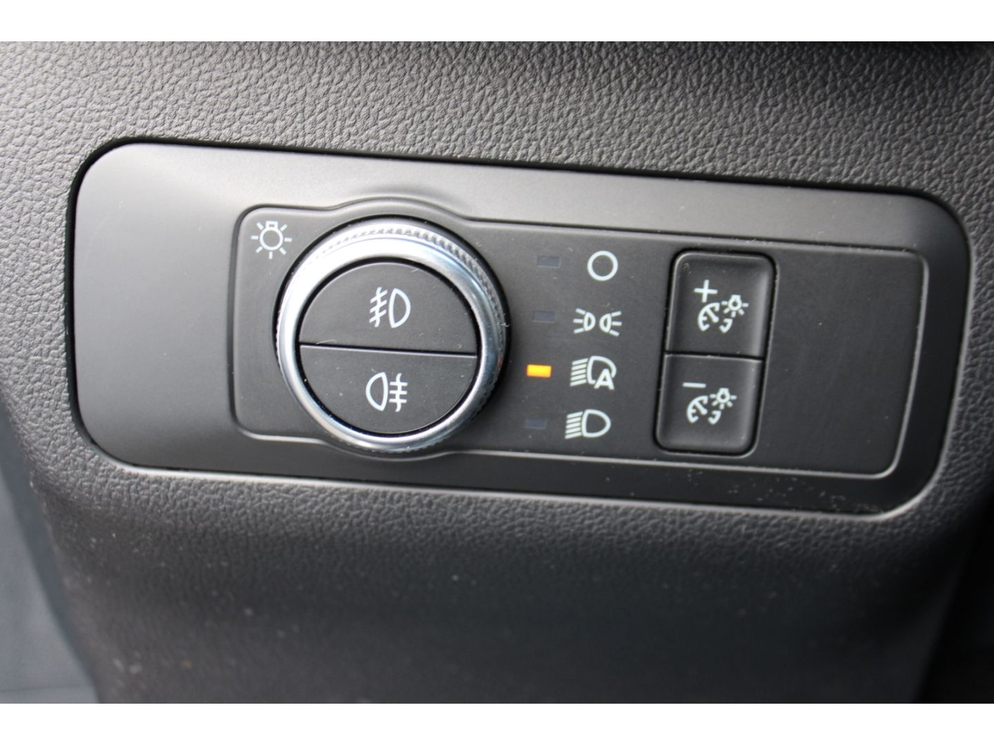 FORD Kuga Hybrid 2.0 EcoBlue ST-Line ACC LED AHK RFK - Image 14
