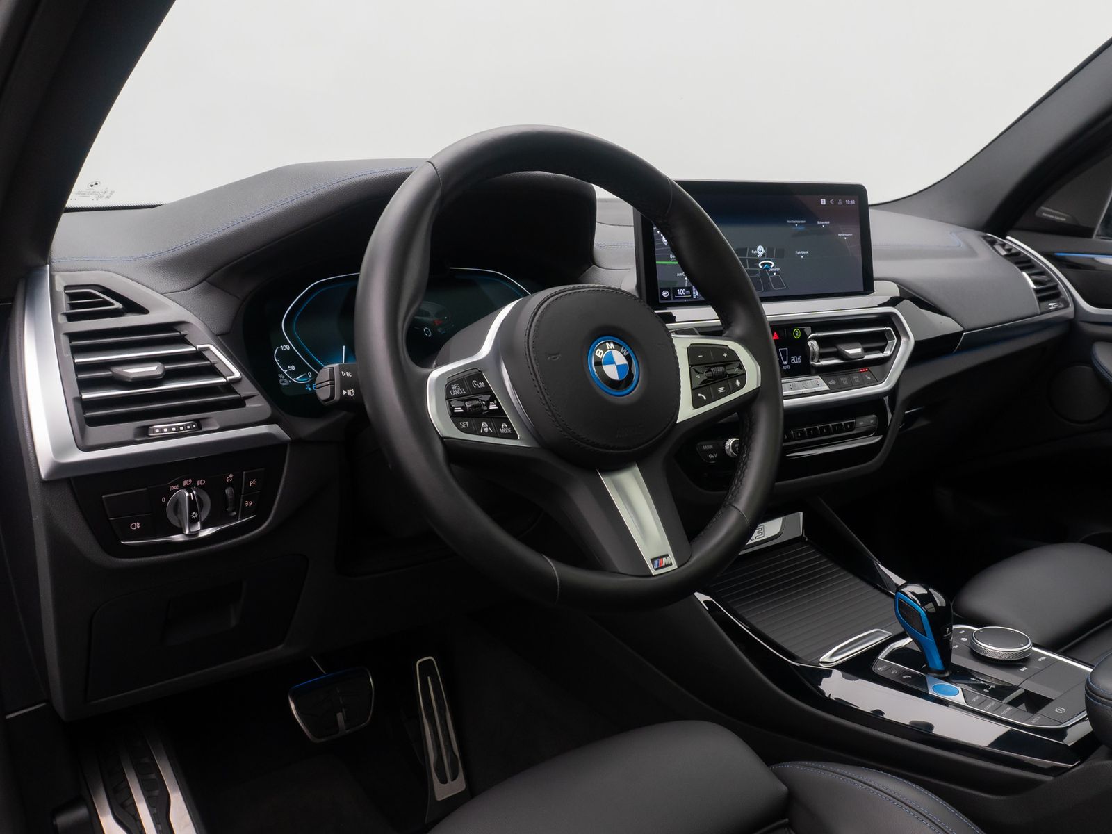 Fahrzeugabbildung BMW iX3 IMPRESSIVE 360° HUD H/K DAB Komfort Panorama