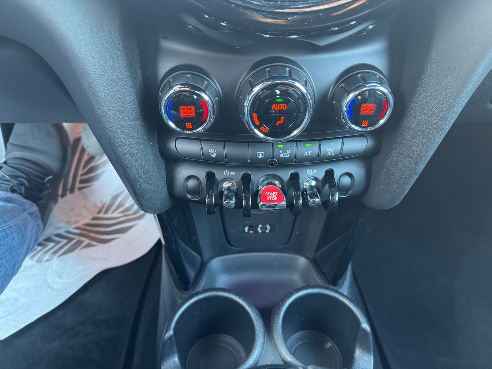 Fahrzeugabbildung MINI Cooper Xenon+Navi+LED+Bluetooth