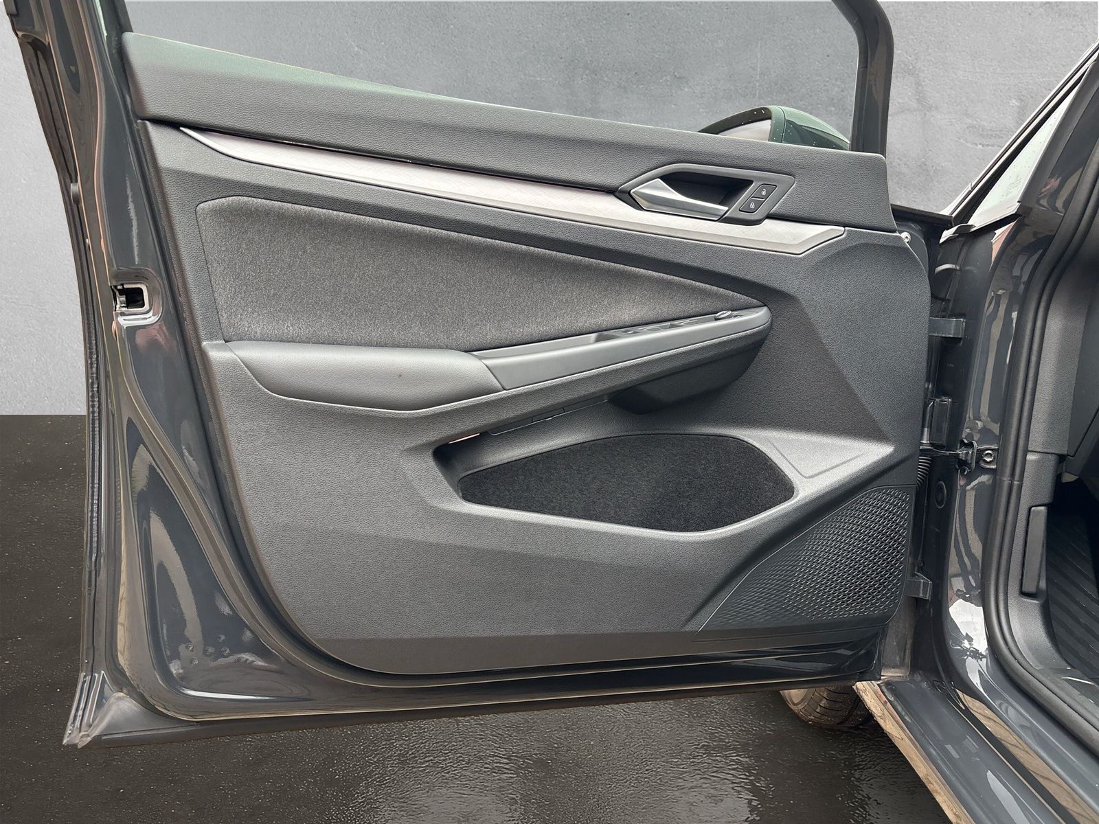 Fahrzeugabbildung Volkswagen Golf Variant 2.0 TDI Life AHK Standheizung HuD