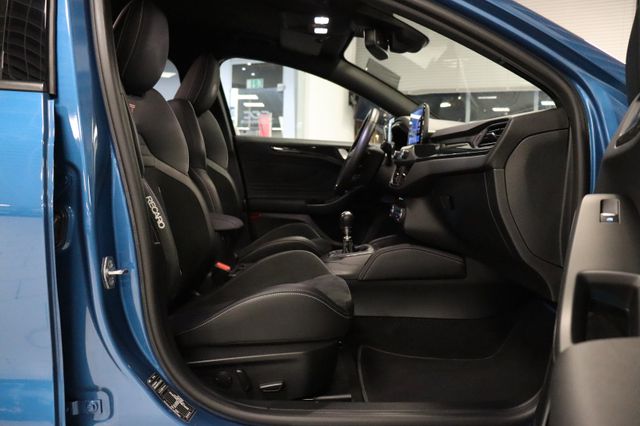 Fahrzeugabbildung Ford Focus Turnier ST 2.3 Eco Performance |1HAND|B&O|