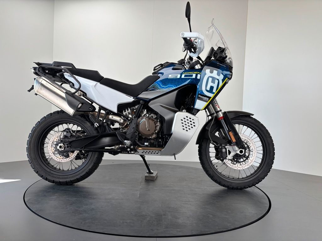 Fahrzeugabbildung Husqvarna NORDEN 901 EXPEDITION *1. HAND *SEHR GEPFLEGT