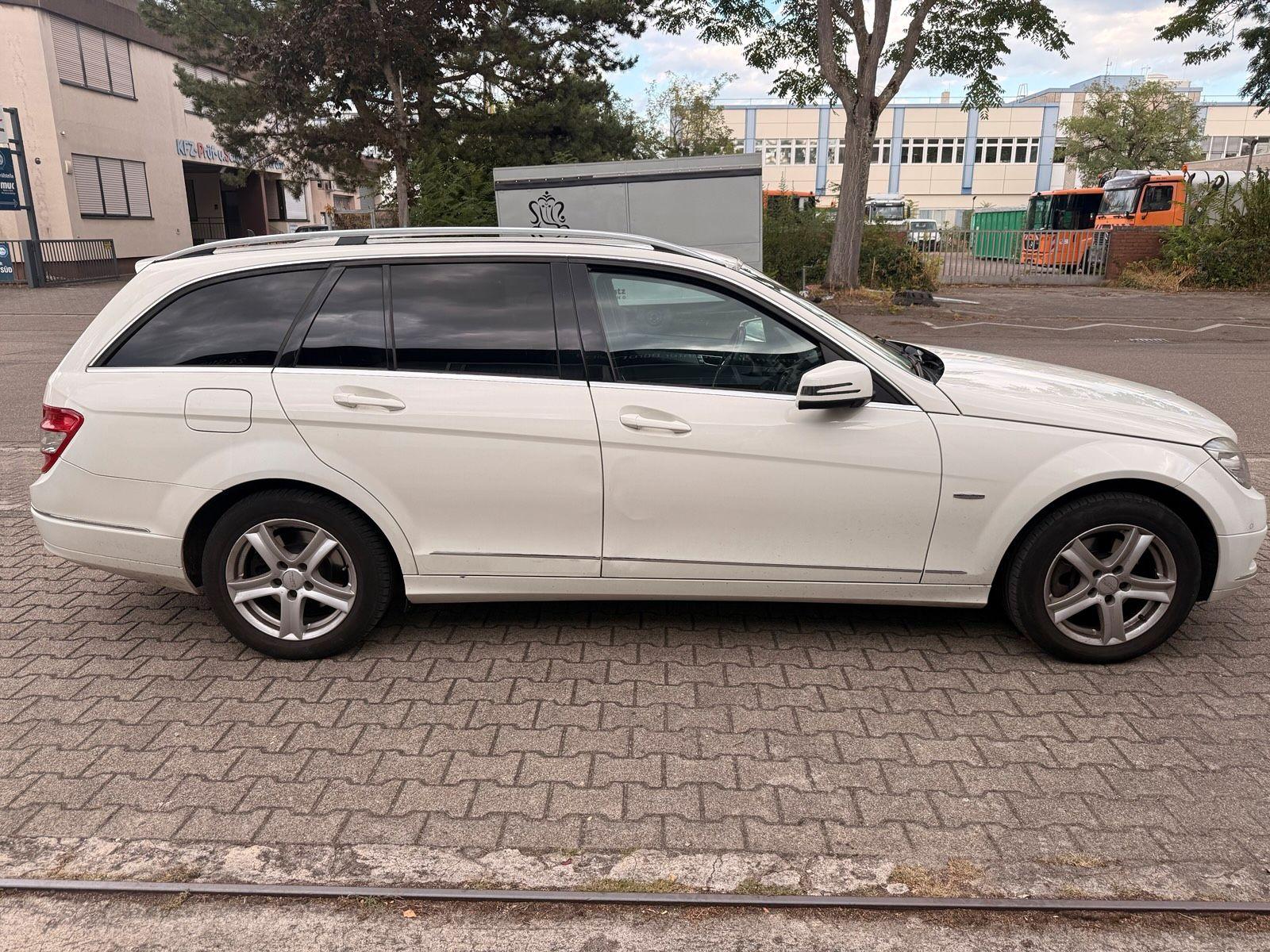 Mercedes-Benz C220 2009 — photo 6