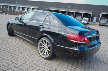 Mercedes E 220 - 5