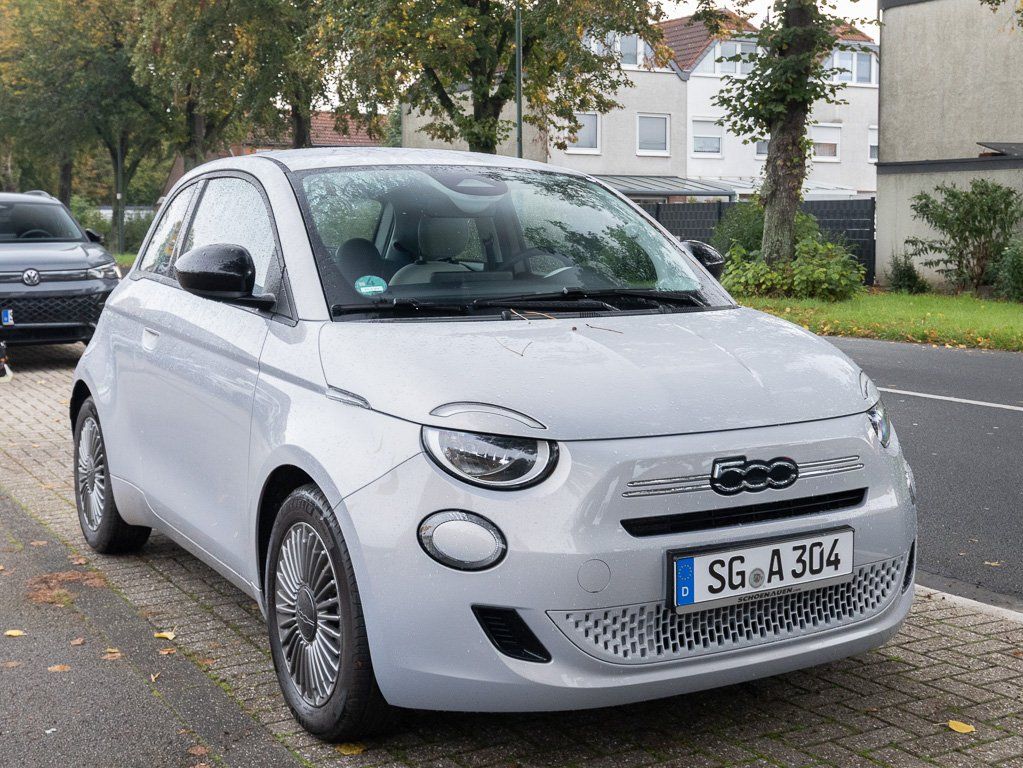 Fiat 500 Hybrid Icon ++ACC++Klima++LM++Komfort Paket+ imagem 3