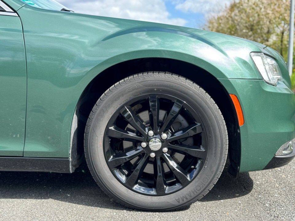 Fahrzeugabbildung Chrysler 300C 3.6 Limited 4x4 Leder Kamera 20 Zoll Alu