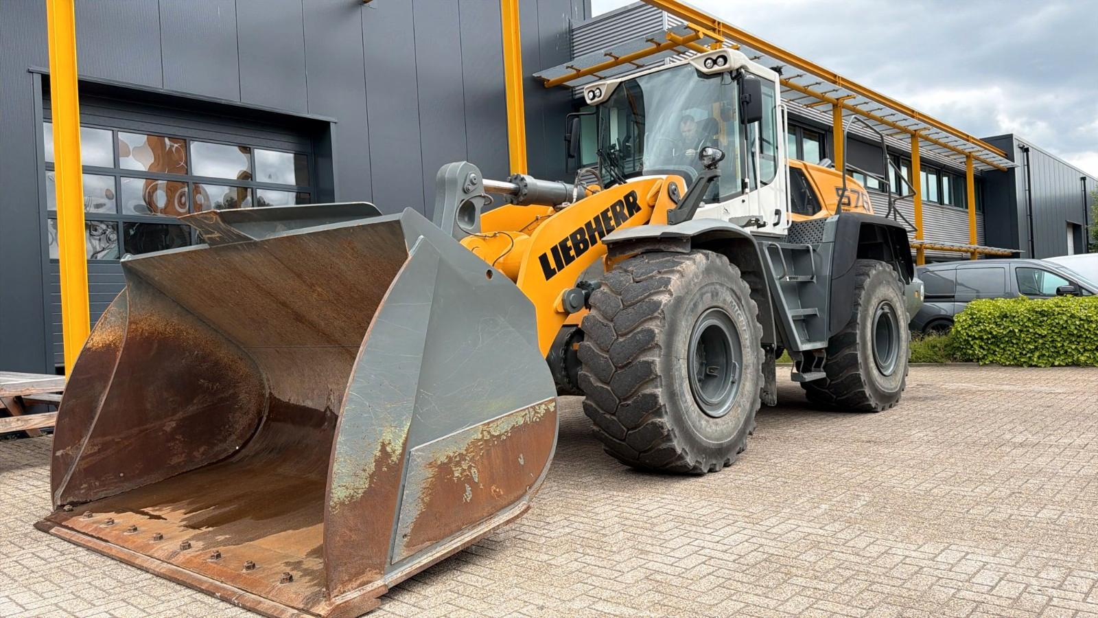 Liebherr L576