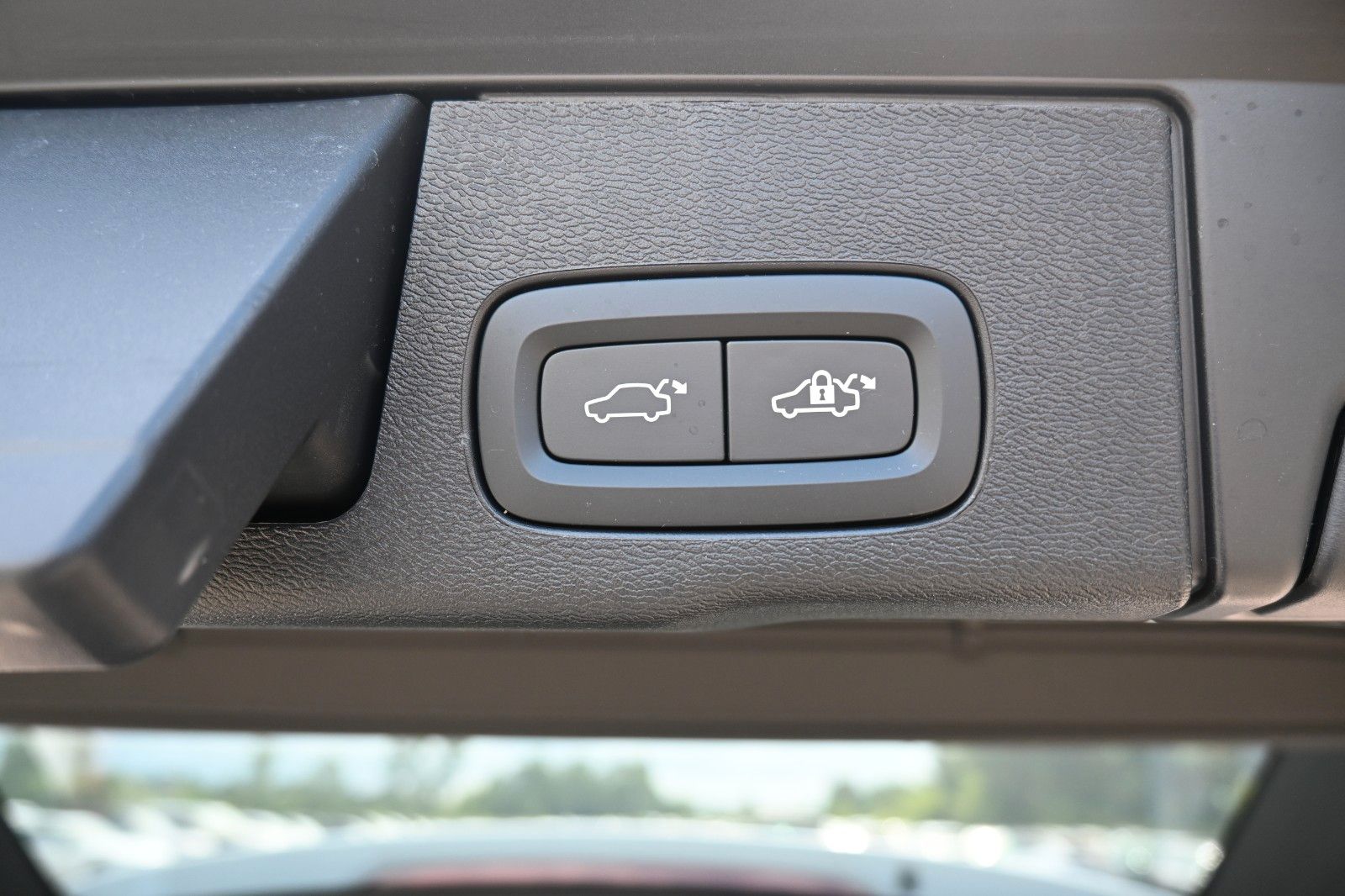 Fahrzeugabbildung Volvo XC60 B4 D AWD Ultimate Dark*STDHZG*LUFT*360°*ACC