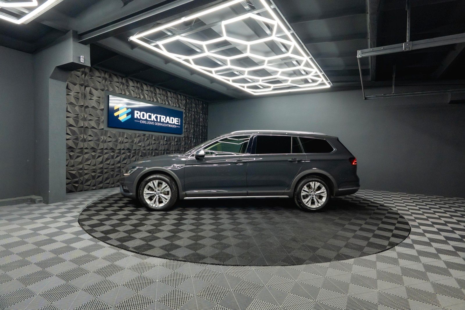 Fahrzeugabbildung Volkswagen Passat Alltrack 4Motion | Massage | LED | ACC