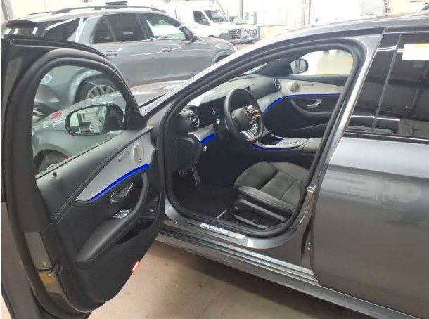 Fahrzeugabbildung Mercedes-Benz E 220 d AMG NIGHT+BURM+PANO+DISTR+HUD