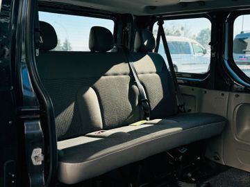 Opel Vivaro - 11
