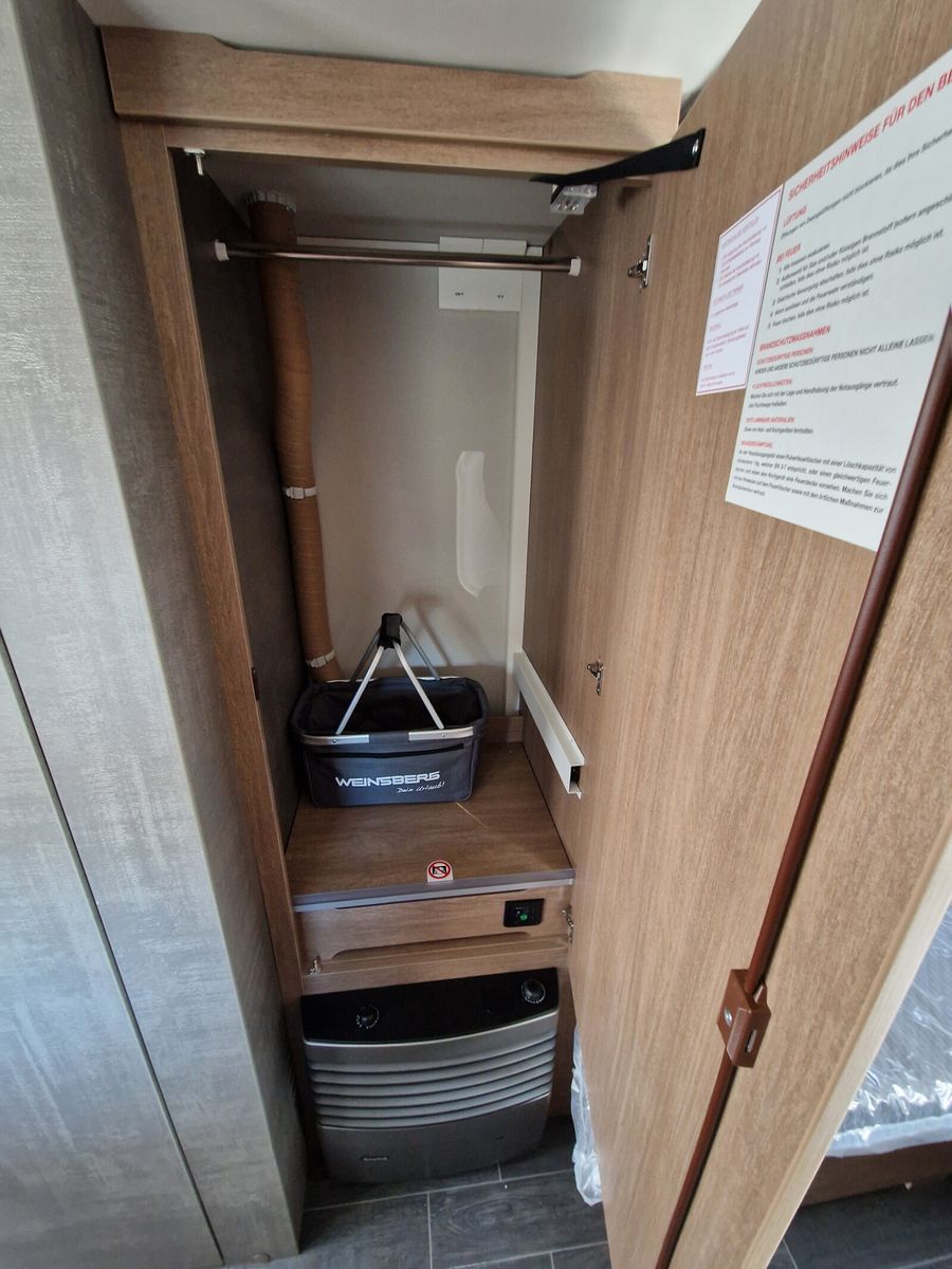 Fahrzeugabbildung Tabbert Senara 550E 2.3 2.000kg, Safety-Pack, Glattbl.