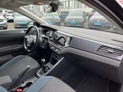 Fahrzeugabbildung Volkswagen Polo 1.0 MPI IQ.Drive CLIMATRONIC SHZ