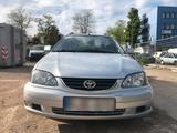 Toyota Avensis t22 - Toyota Avensis aus 2001: Kombi