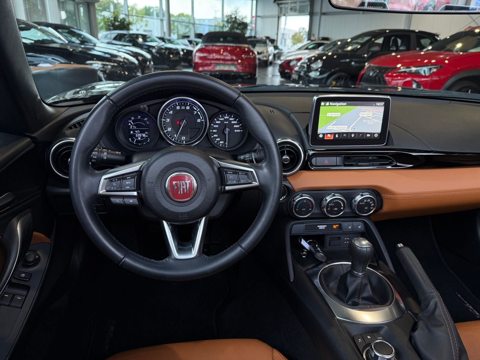 Fahrzeugabbildung Fiat 124 Spider Lusso KAM LED NAVI