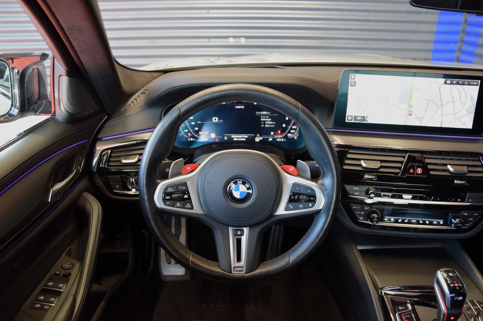 Fahrzeugabbildung BMW M5 Competition Carbon Sitzlüft HuD ACC Laser H&K