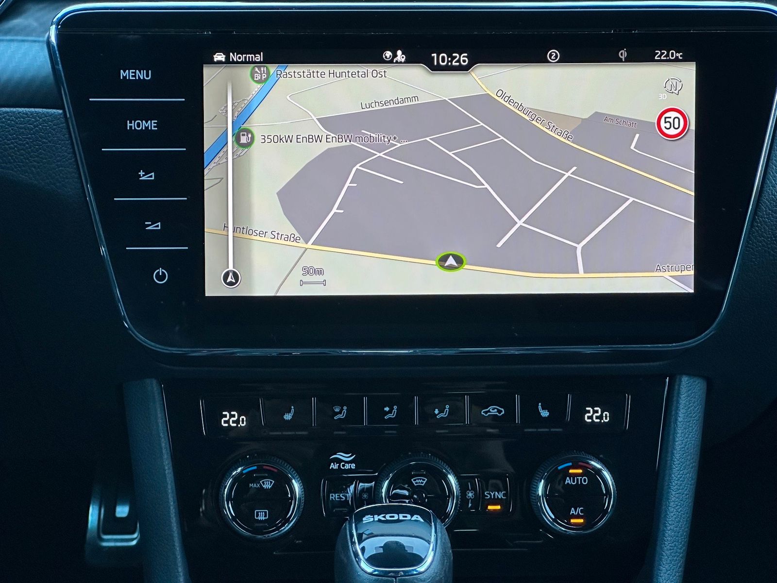 Fahrzeugabbildung SKODA Superb Combi 2.0 TDI DSG Sportline NAV+LED+AHK
